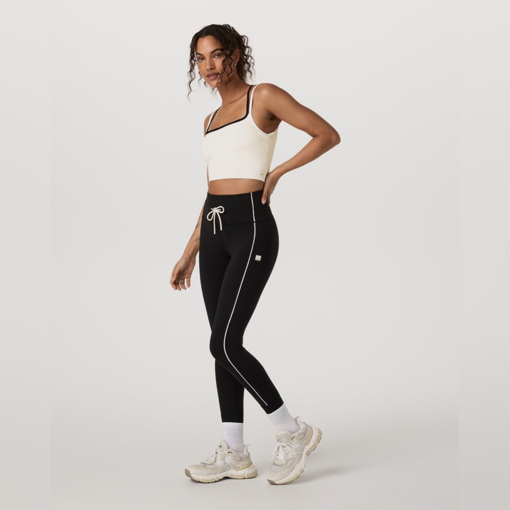 NWT Vuori Daily Layered Tank in Marshmallow - Picture 6 of 10